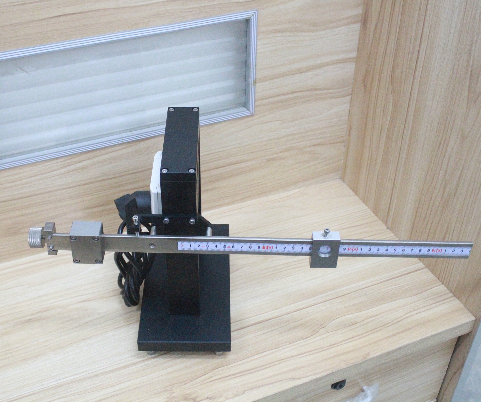 插頭力矩試驗(yàn)裝置